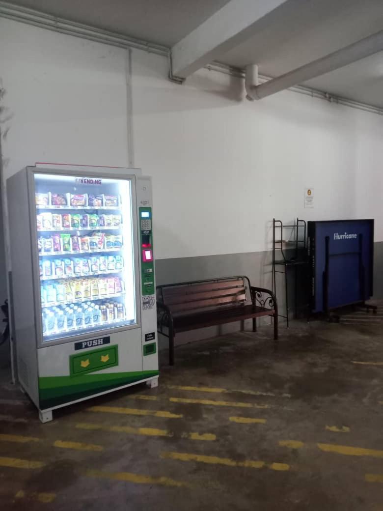 Homestay Budget Kuala Terengganu Tulipsia House Екстер'єр фото