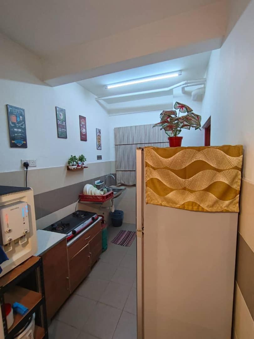 Homestay Budget Kuala Terengganu Tulipsia House Екстер'єр фото