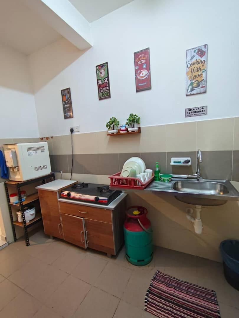 Homestay Budget Kuala Terengganu Tulipsia House Екстер'єр фото